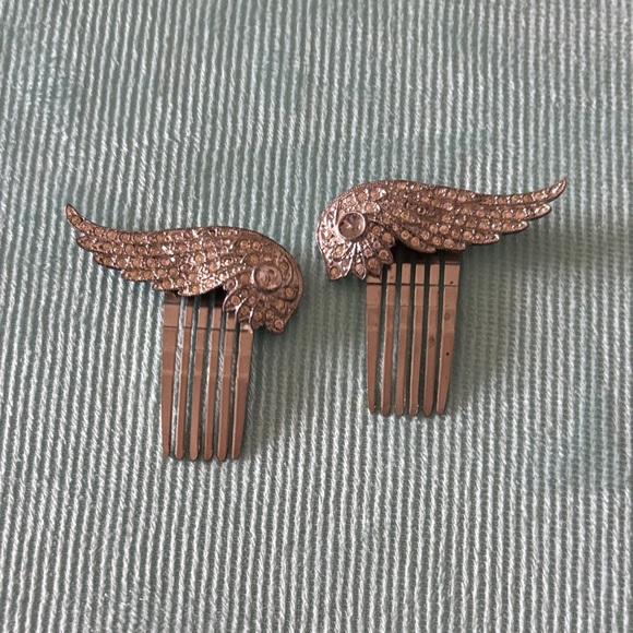 Antique Elegant Silver Winged Hair Combs main image 3